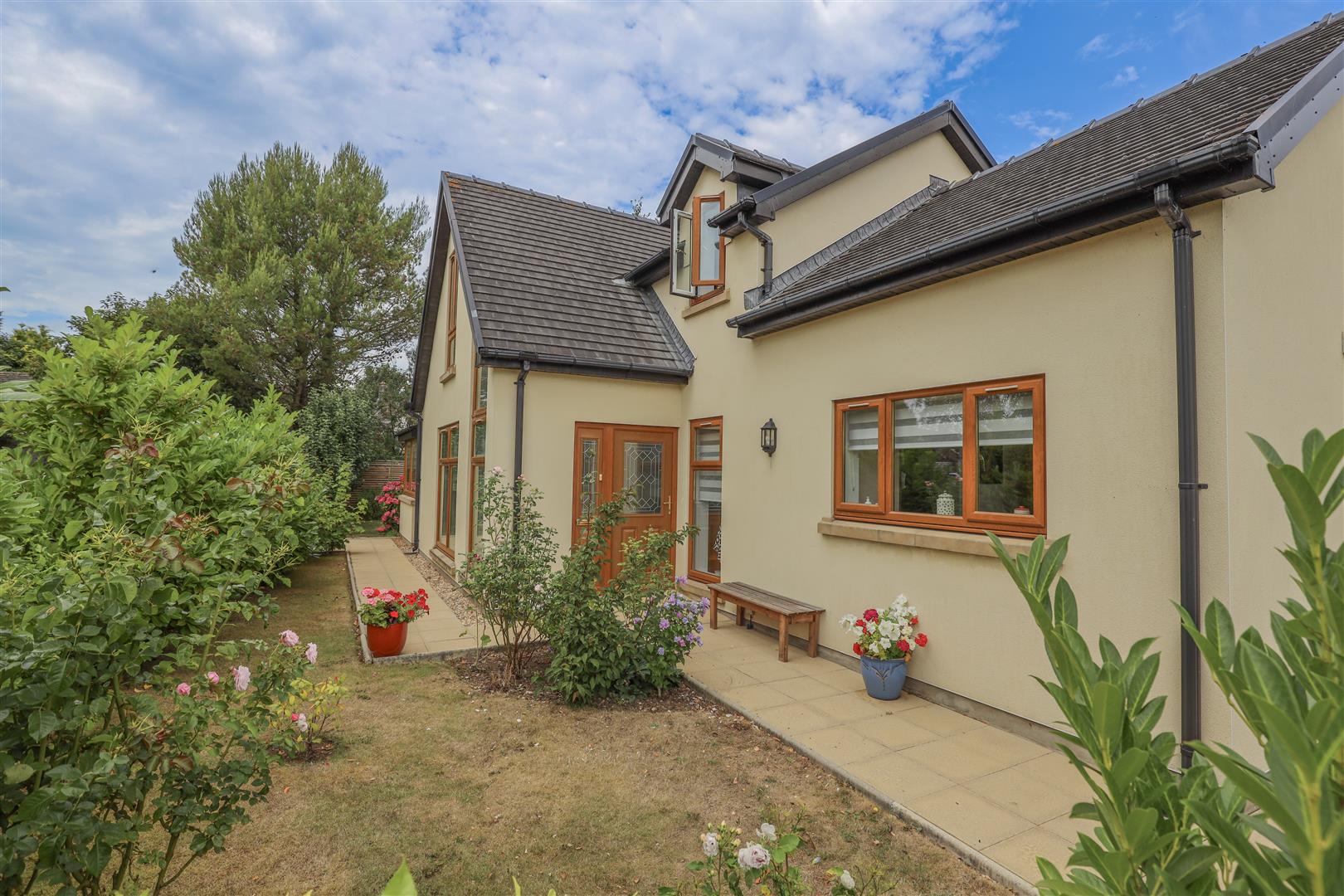 Primrose View, St. Quentins Close, Llanblethian, Cowbridge, Vale Of Glamorgan, CF71 7EZ